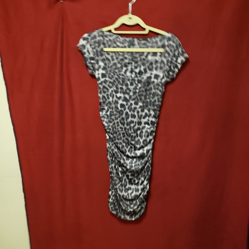 SEANJOHN SEXY LEAPARD ZIP UP MERMAID MIDI- GATHERED SIDES-CAP SLEEVES-MED- GPLC